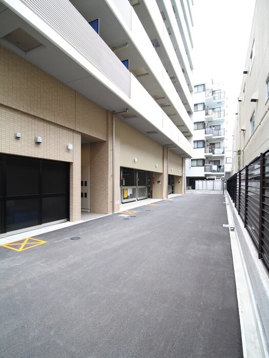 物件外観写真3　(駐車場)