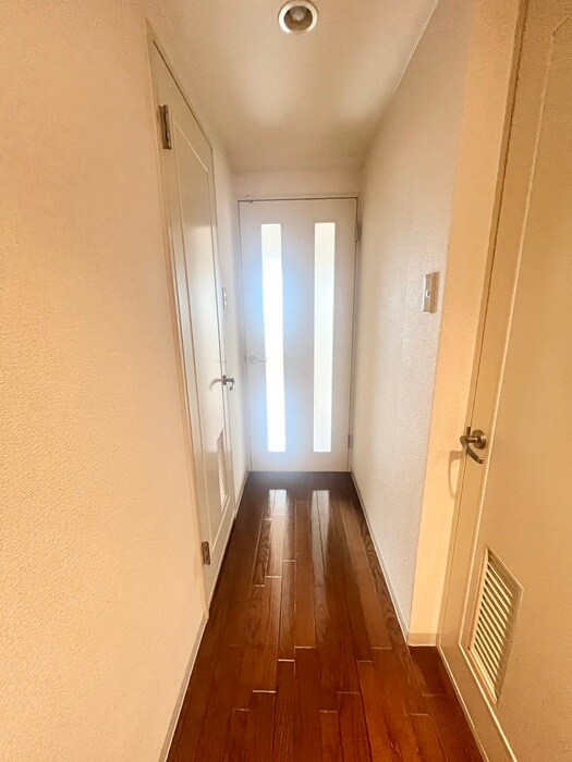 物件内観写真10　(廊下)