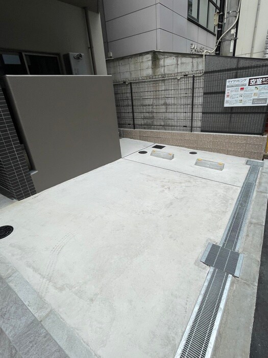 物件外観写真2　(駐車場)