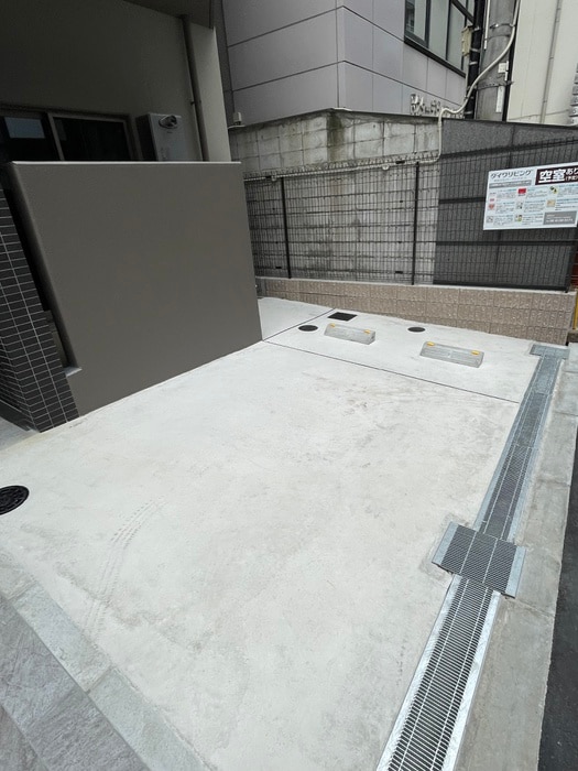 物件外観写真2　(駐車場)