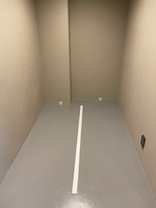 物件外観写真4　(バイク置き場)