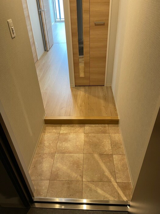 物件内観写真11　(玄関)