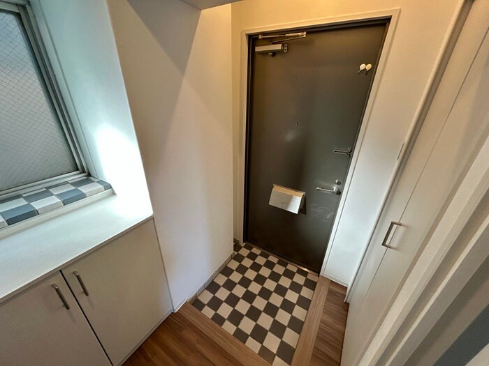 物件内観写真7　(玄関)