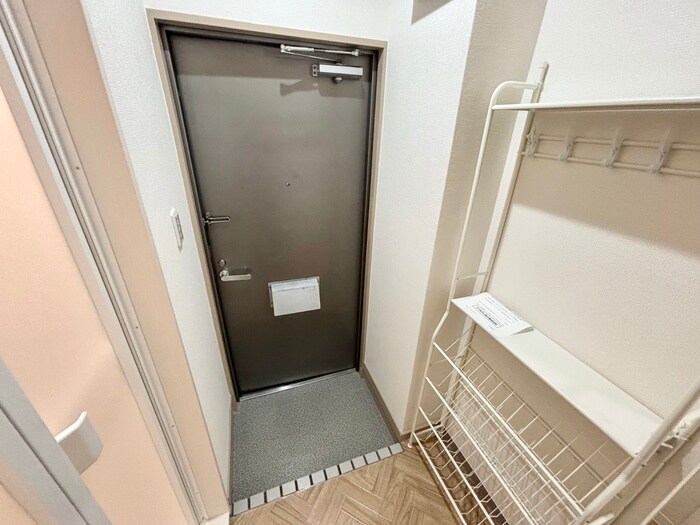 物件内観写真7　(玄関)