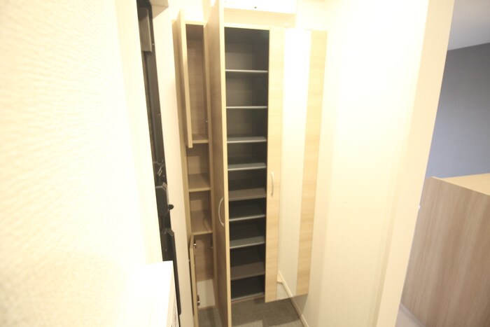 物件内観写真15　(靴箱)