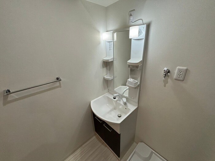 物件内観写真8　(洗面)