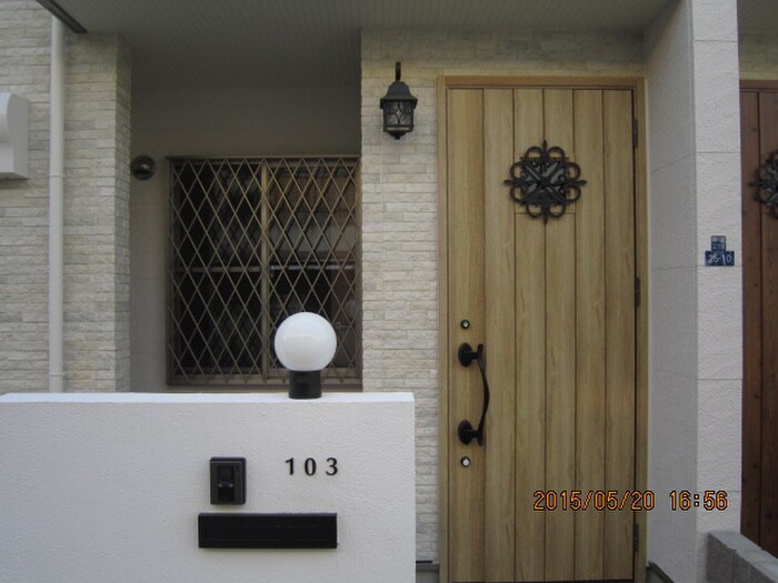 物件内観写真15　(玄関)