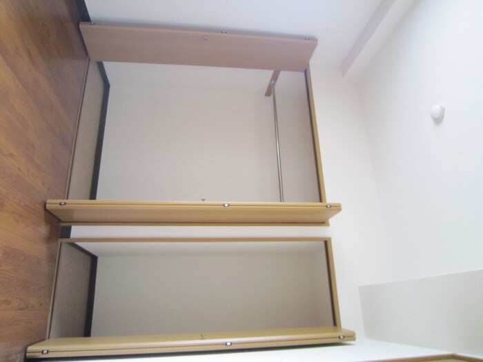 物件内観写真12　(収納)