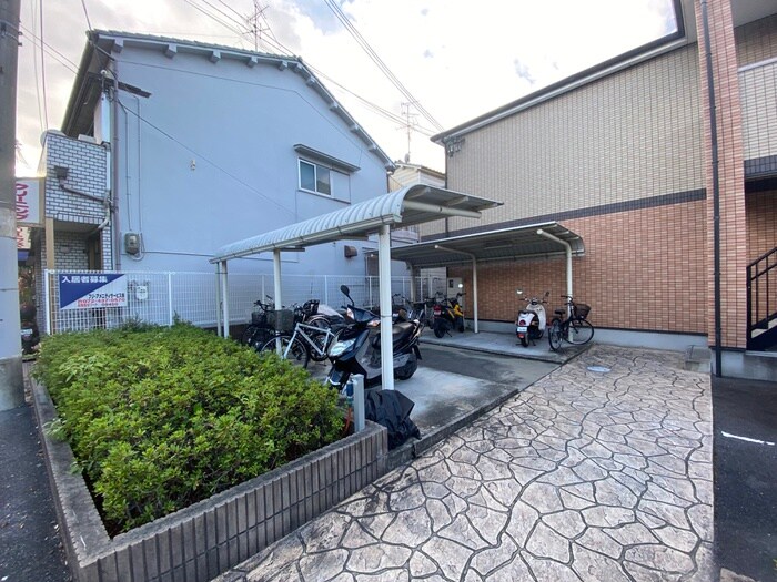 物件外観写真3　(駐輪場)