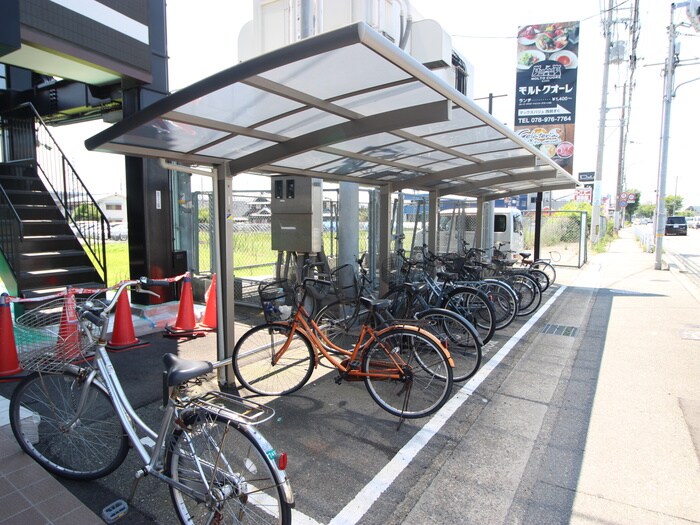 物件外観写真5　(駐輪場)