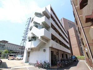 カムネス経大前外観写真