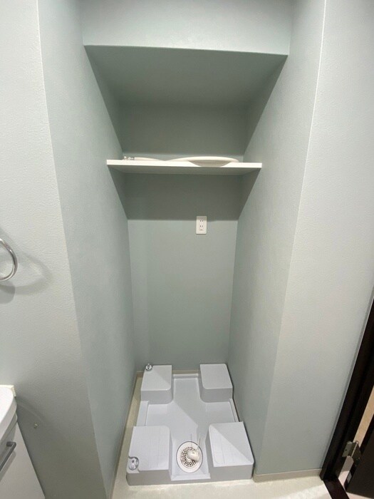 物件内観写真11　(洗濯機置場)