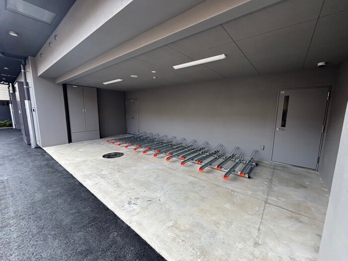 物件外観写真5　(駐輪場)