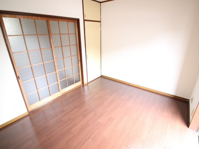 物件内観写真4　(居室)