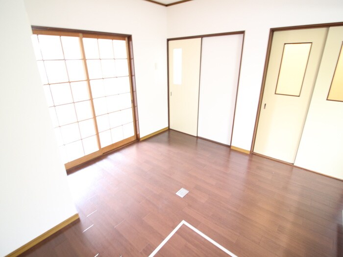 物件内観写真8　(居室)