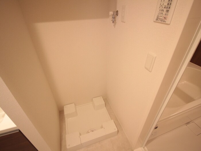 物件内観写真13　(洗濯機置場)