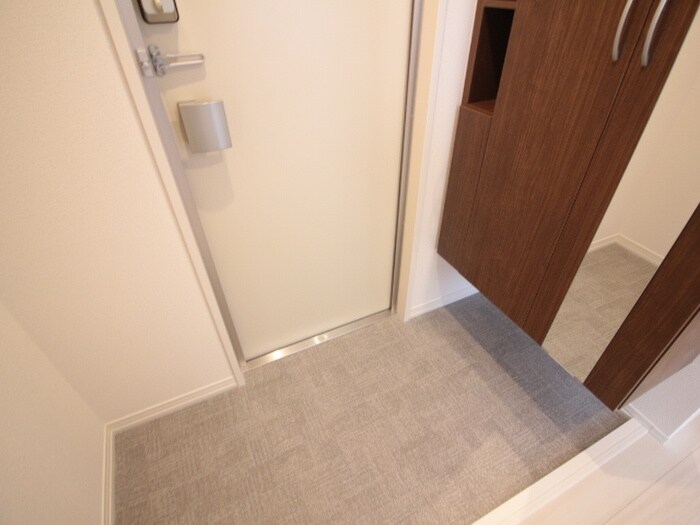 物件内観写真15　(玄関)