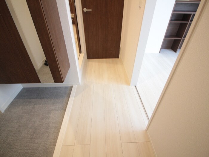 物件内観写真16　(廊下)