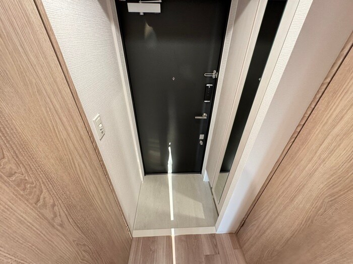 物件内観写真17　(玄関)