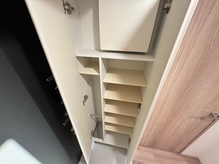 物件内観写真18　(靴箱)