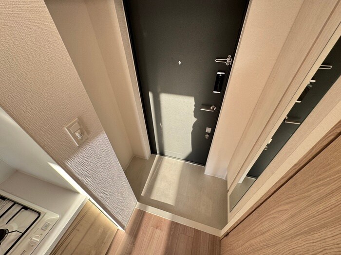 物件内観写真18　(玄関)