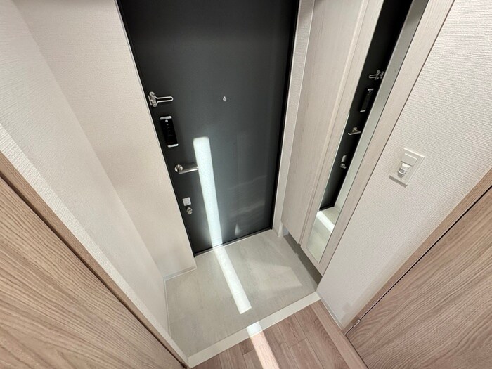 物件内観写真18　(玄関)