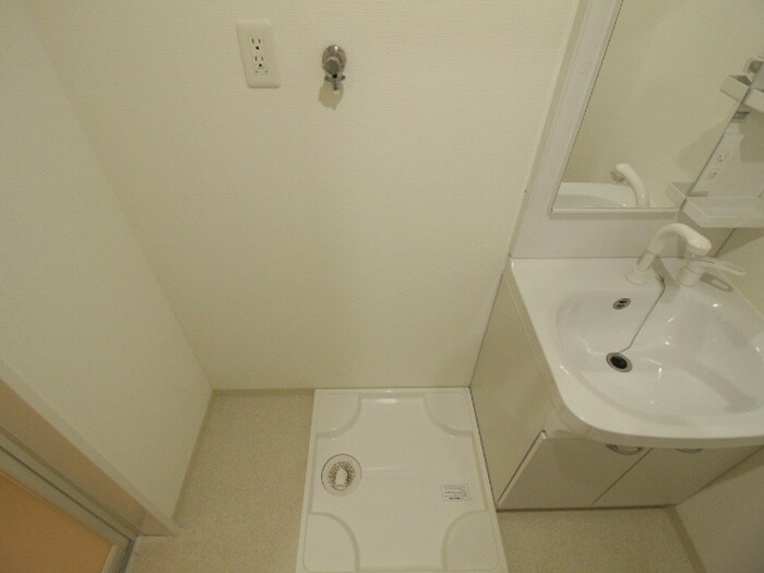 物件内観写真17　(洗濯機置場)