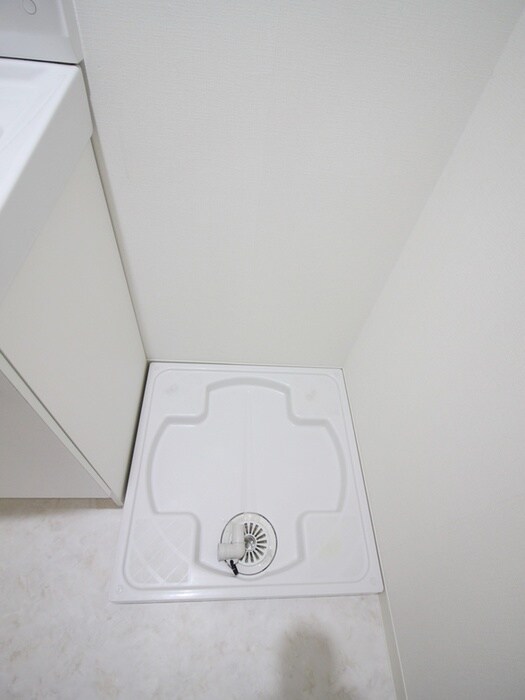 物件内観写真10　(洗濯機置場)