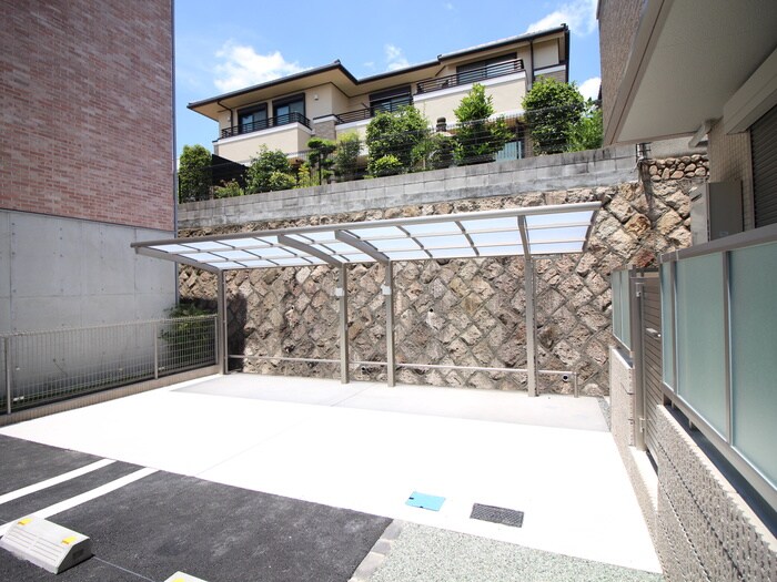 物件外観写真2　(駐輪場)