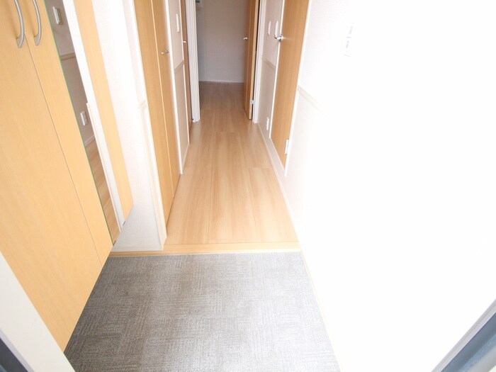 物件内観写真22　(玄関)