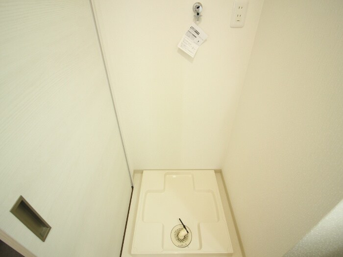 物件内観写真15　(洗濯機置場)