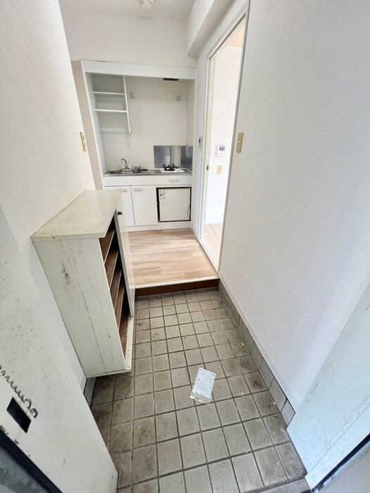 物件内観写真17　(玄関)