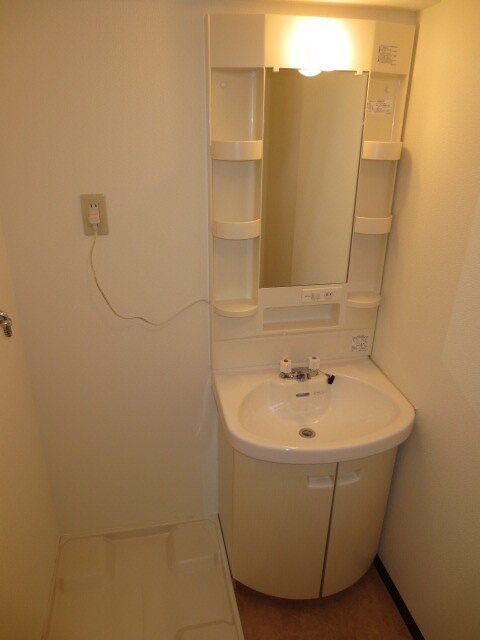 物件内観写真9　(洗面)