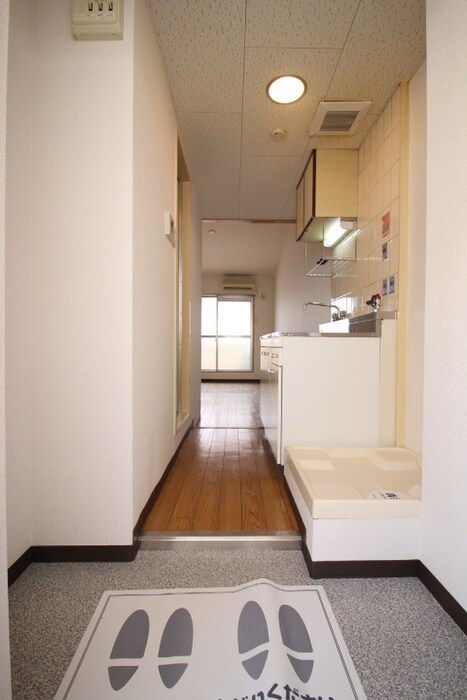 物件内観写真16　(玄関)