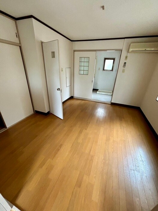 物件内観写真9　(居室)