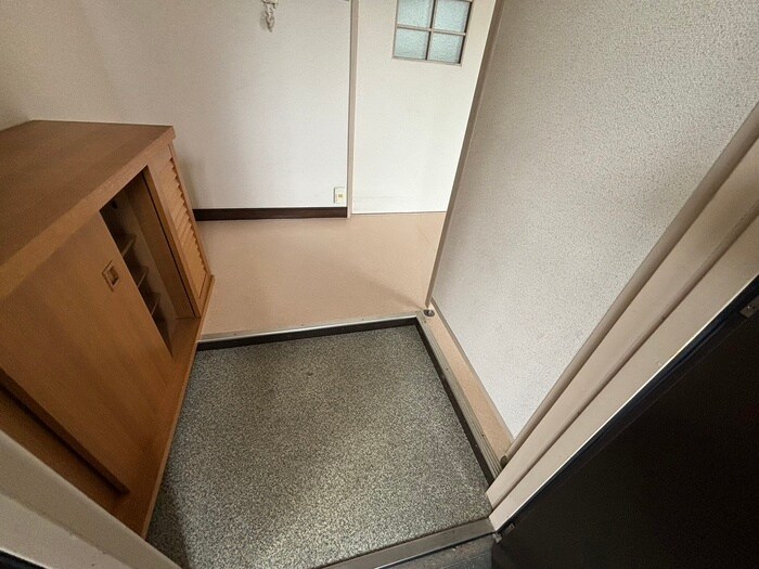 物件内観写真12　(玄関)