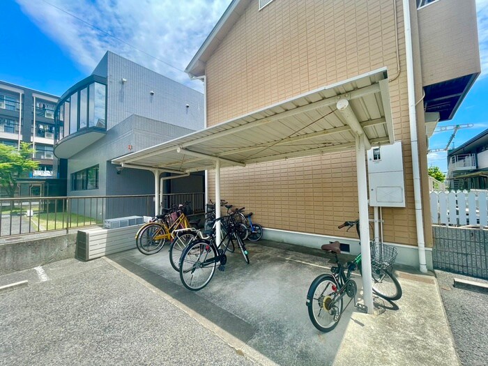 物件外観写真3　(駐輪場)