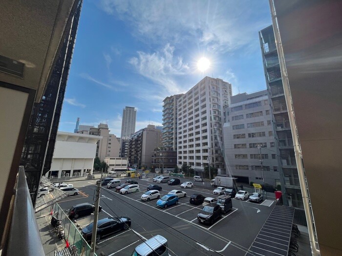 物件内観写真16　(室内からの展望)