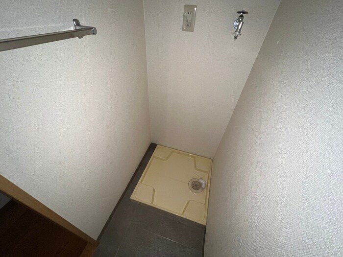 物件内観写真20　(洗濯機置場)