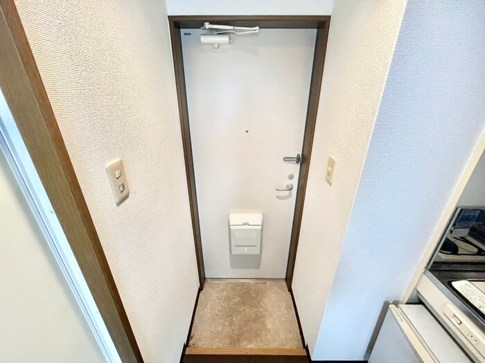 物件内観写真18　(玄関)