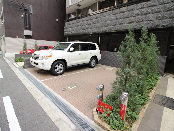 物件外観写真6　(駐車場)