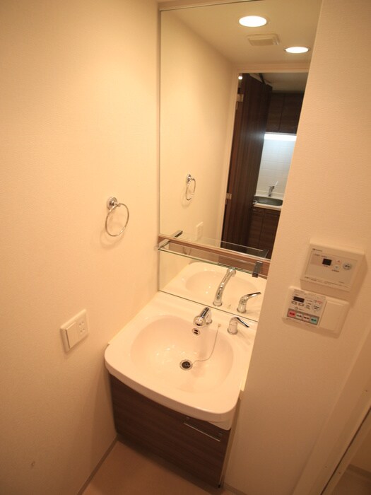 物件内観写真12　(洗面)