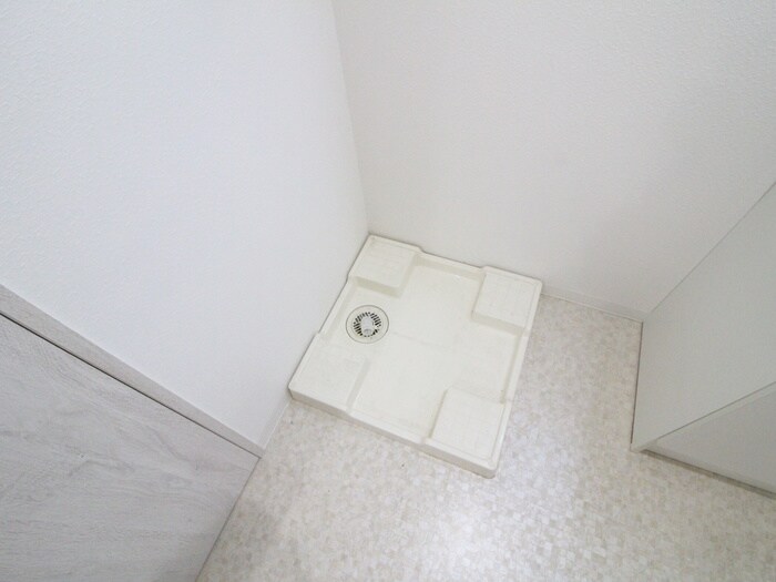 物件内観写真16　(洗濯機置場)