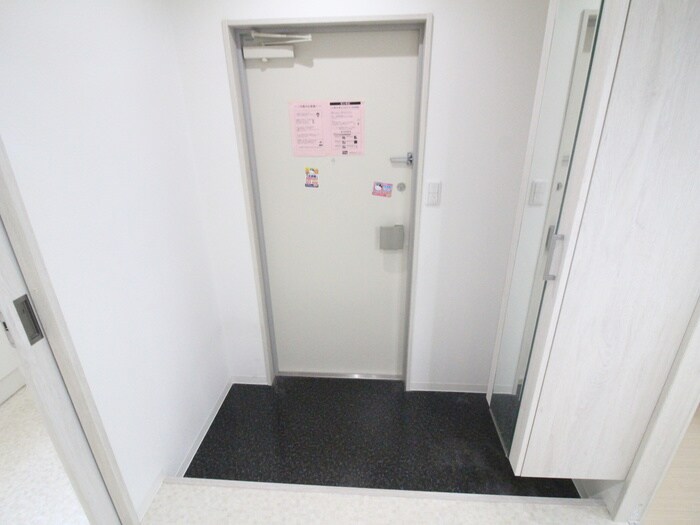 物件内観写真17　(玄関)