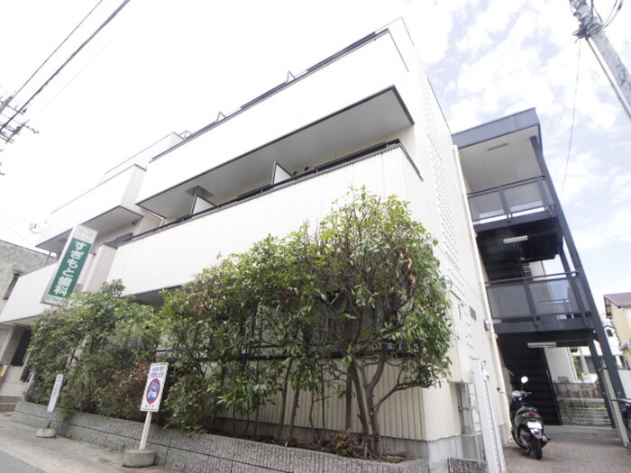 物件外観写真6　(エントランス部分)