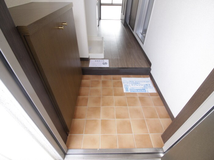 物件内観写真15　(玄関)