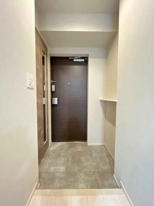 物件内観写真16　(玄関)
