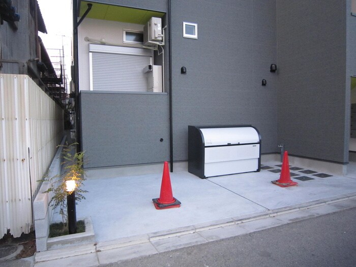 物件外観写真4　(駐輪場)