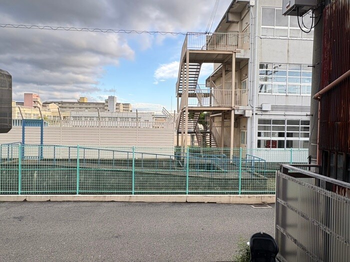 物件内観写真21　(室内からの展望)