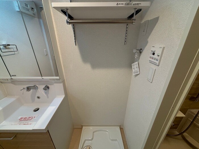 物件内観写真14　(洗濯機置場)